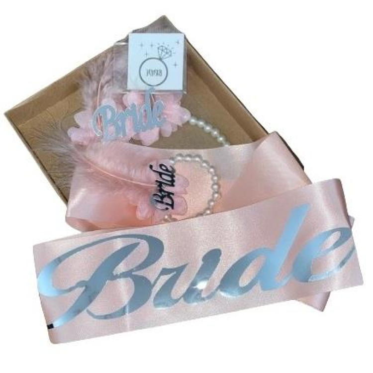 BRİDE PEMBE ÜSTÜ GÜMÜŞ KUŞAK TAÇ SET BRİDE PEMBE ÜSTÜ GÜMÜŞ KUŞAK TAÇ SET