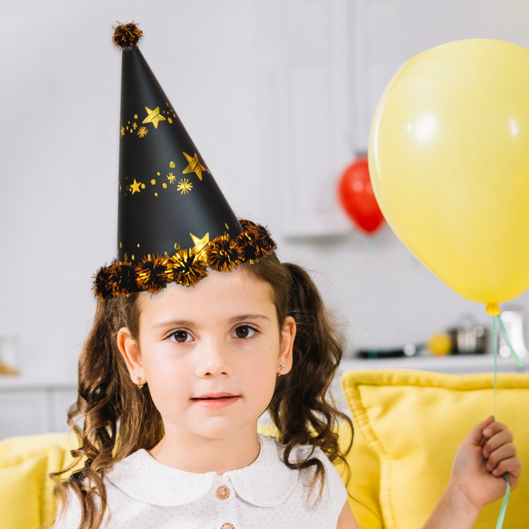 Doğum Günü Parti Şapkası 24cm -Simli Ponponlu- Doğum Günü Parti Şapkası 24cm -Simli Ponponlu-