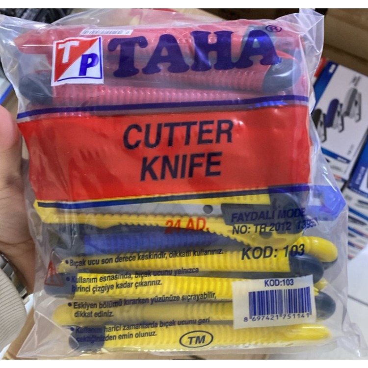 TAHA KOD-103 BÜYÜK RENKLİ PLASTİK FALÇATA MAKET BIÇAK 24LÜ TAHA KOD-103 BÜYÜK RENKLİ PLASTİK FALÇATA MAKET BIÇAK 24LÜ