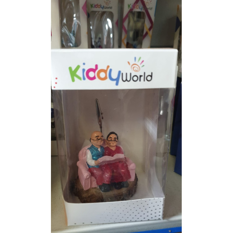 01032 DEDE NENE FİGÜRLÜ AHŞAP NOT TUTACAĞI ORTA