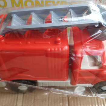 kırmızı kamyon iş makinası