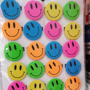 Renkli Gülen Yüz Rozet 20'li