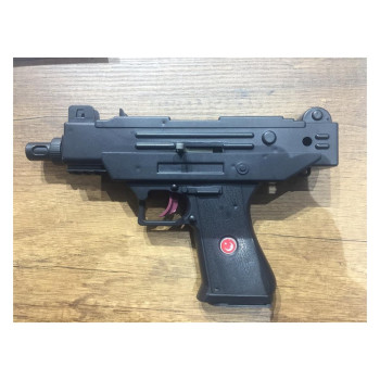 PVC'DE UZİ BONCUK ATAR TABANCA YANDAN ÇEKMELİ ŞARJÖRLÜ PVC'DE UZİ BONCUK ATAR TABANCA YANDAN ÇEKMELİ ŞARJÖRLÜ
