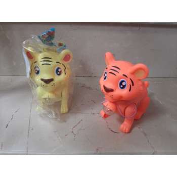 PVC'DE ASLAN PİLLİ SESLİ IŞIKLI YÜRÜYEN PVC'DE ASLAN PİLLİ SESLİ IŞIKLI YÜRÜYEN