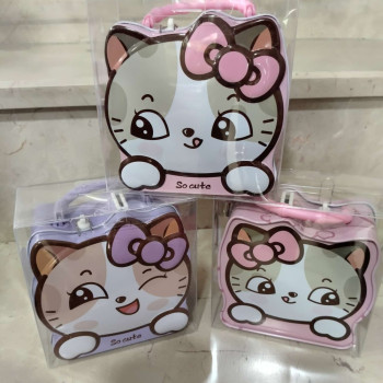 VAK.METAL KİLİTLİ KEDİLİ KUMBARA 15*15CM VAK.METAL KİLİTLİ KEDİLİ KUMBARA 15*15CM