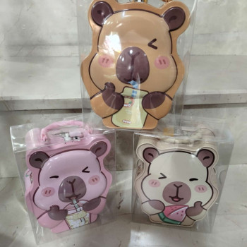 VAK.METAL KİLİTLİ AYICIKLI KUMBARA 20*15CM VAK.METAL KİLİTLİ AYICIKLI KUMBARA 20*15CM