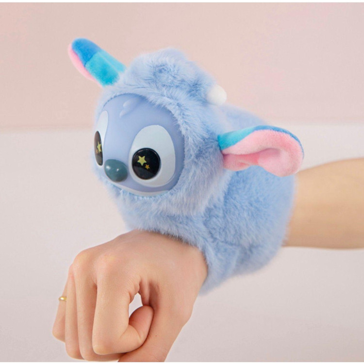 PELUŞ STİTCH SESLİ IŞIKLI BİLEĞE TAKILAN PELUŞ STİTCH SESLİ IŞIKLI BİLEĞE TAKILAN