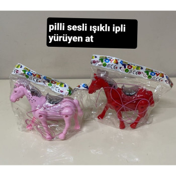 PVC'DE PİLLİ SESLİ YÜRÜYEN IŞIKLI AT PVC'DE PİLLİ SESLİ YÜRÜYEN IŞIKLI AT