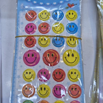 ORTA BOY EMOJİ GÜLENYÜZ KABARTMA STİCKER 20Lİ ORTA BOY EMOJİ GÜLENYÜZ KABARTMA STİCKER 20Lİ