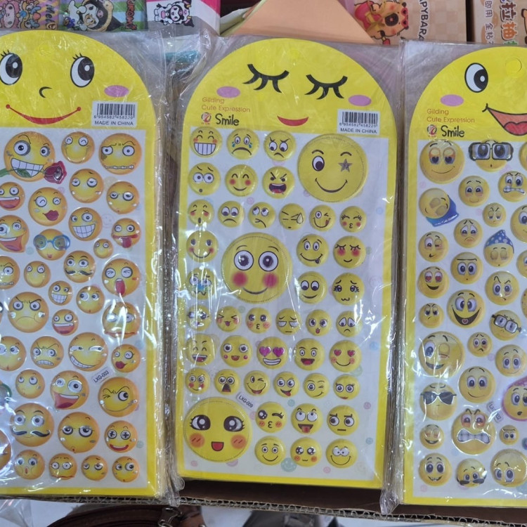 GÜLENYÜZ EMOJİLİ ORTA STİCKER 12Lİ